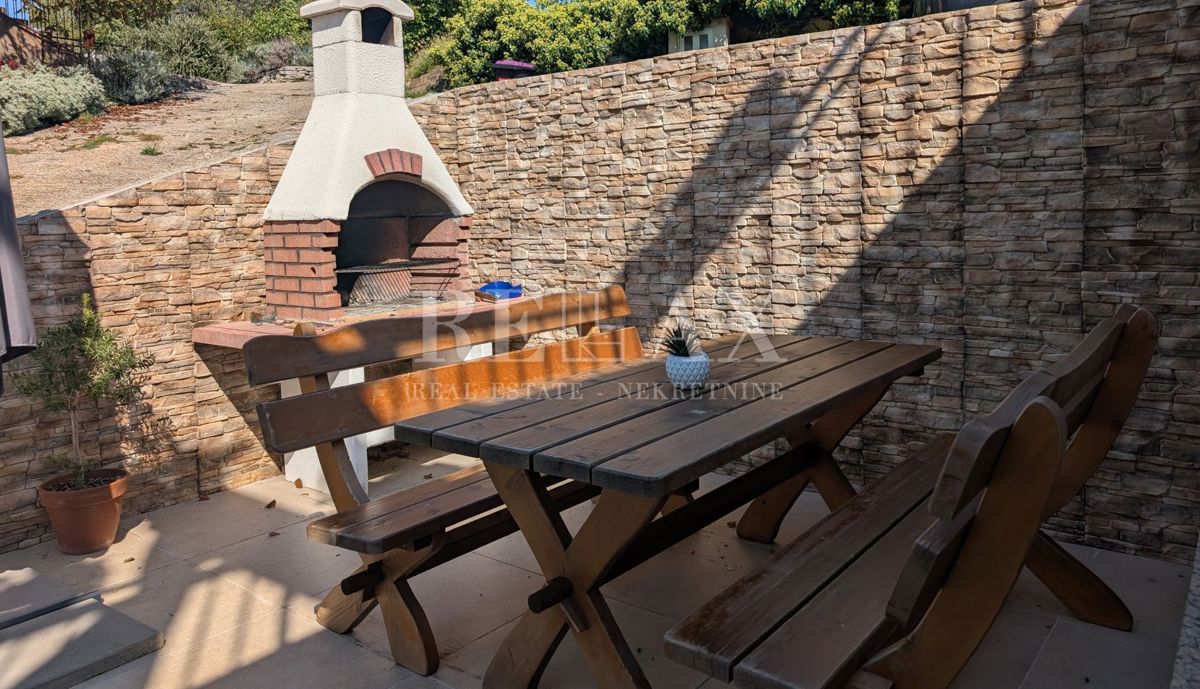 Brseč - una casa recentemente ristrutturata con jacuzzi, sauna e giardino paesaggistico