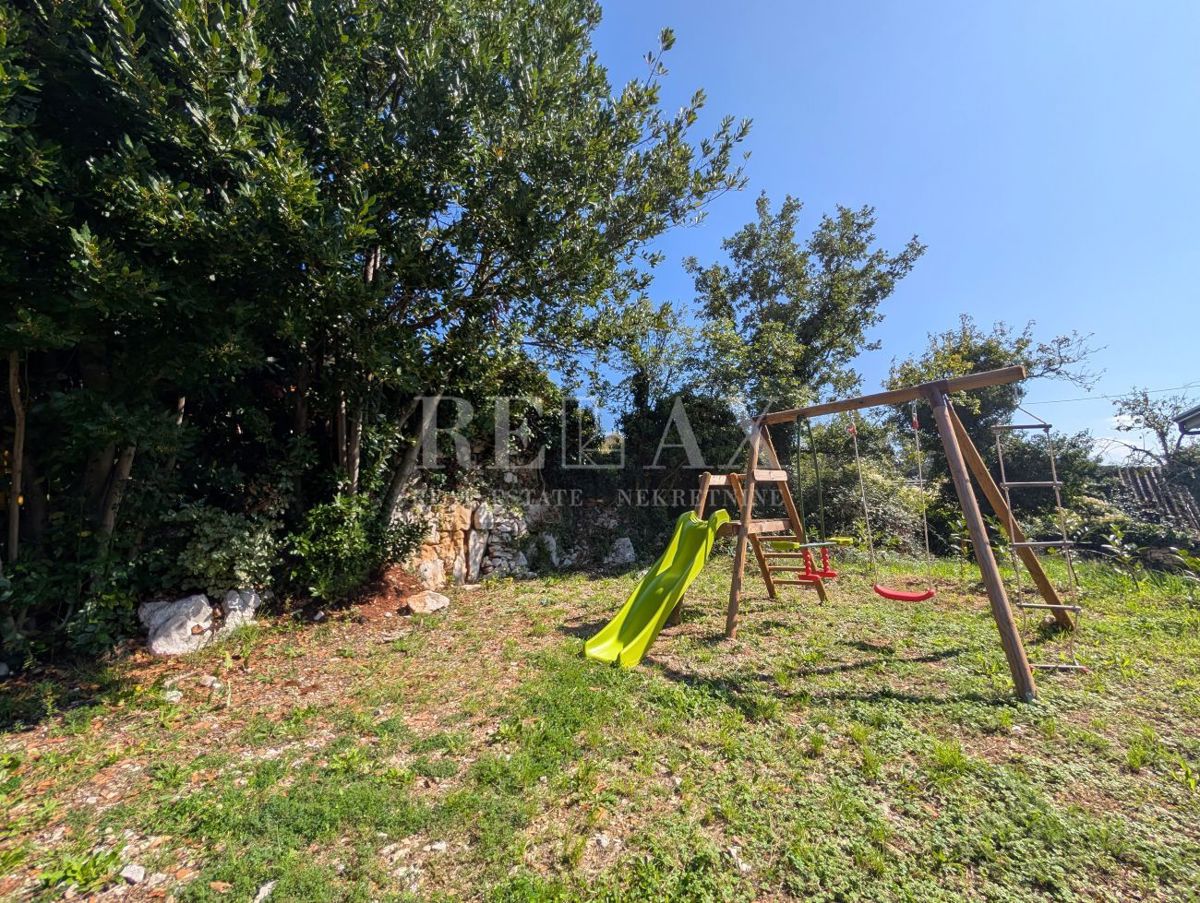 Brseč - una casa recentemente ristrutturata con jacuzzi, sauna e giardino paesaggistico