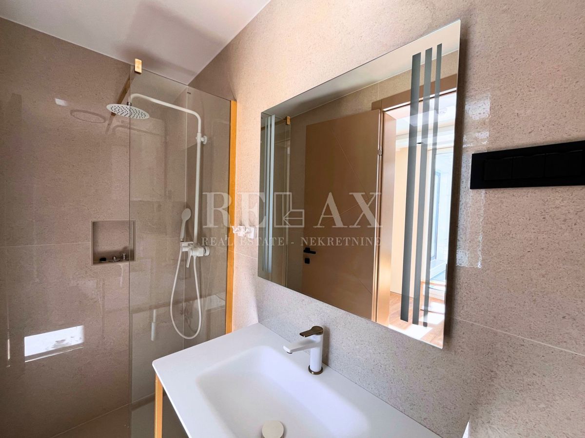 Crikvenica - appartamento nel centro della città, nuovo edificio