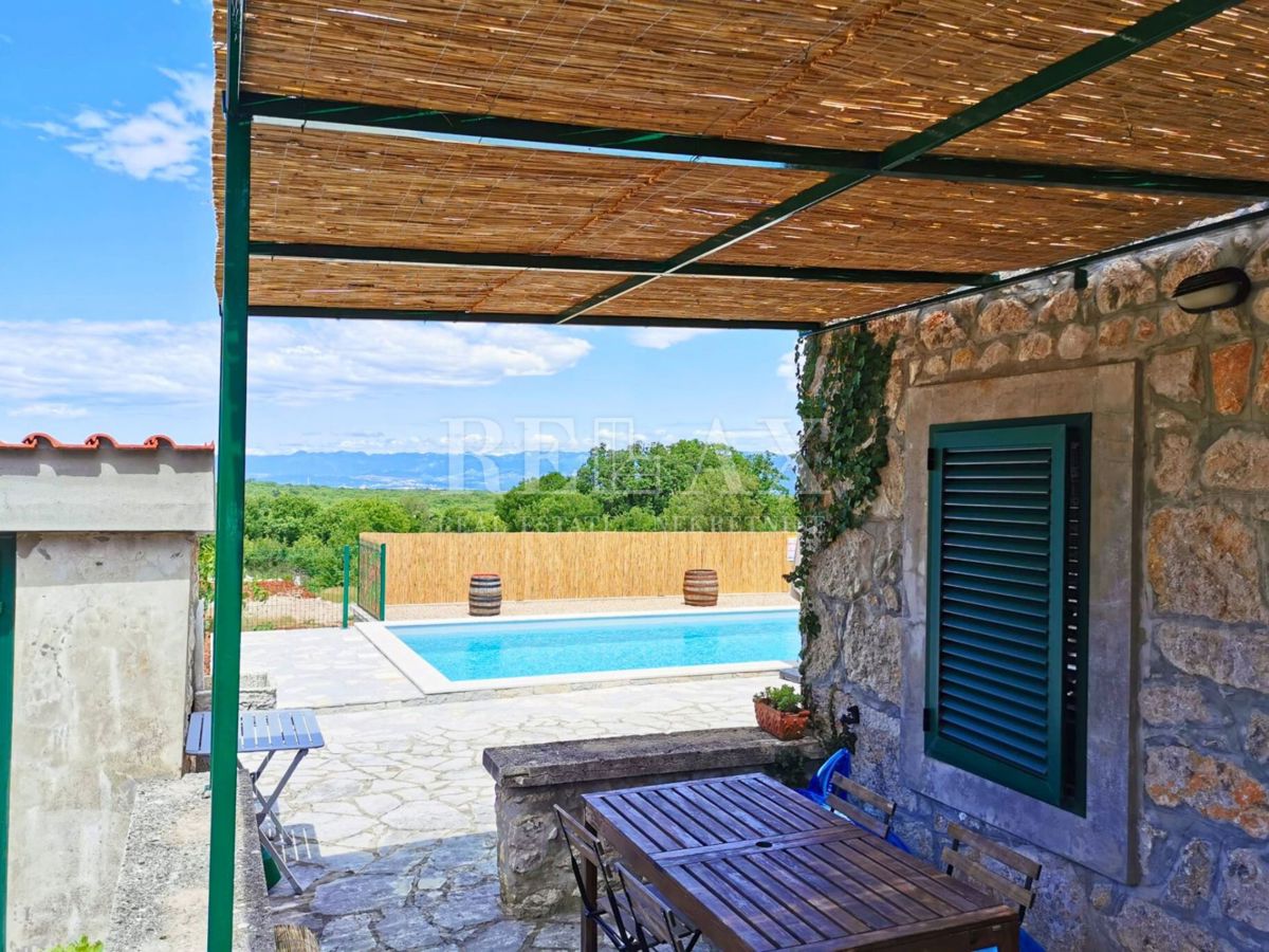 Dobrinj - villa in pietra ristrutturata, piscina