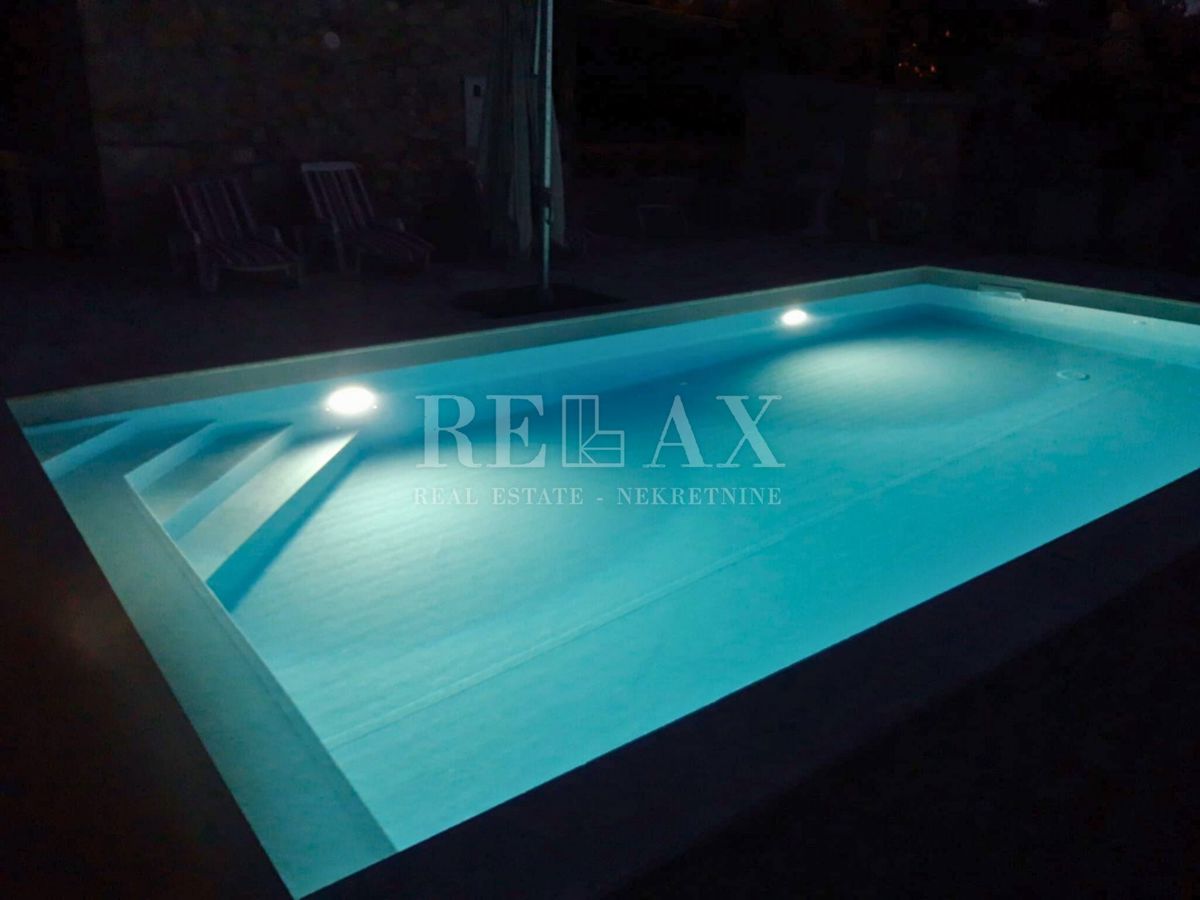 Dobrinj - villa in pietra ristrutturata, piscina