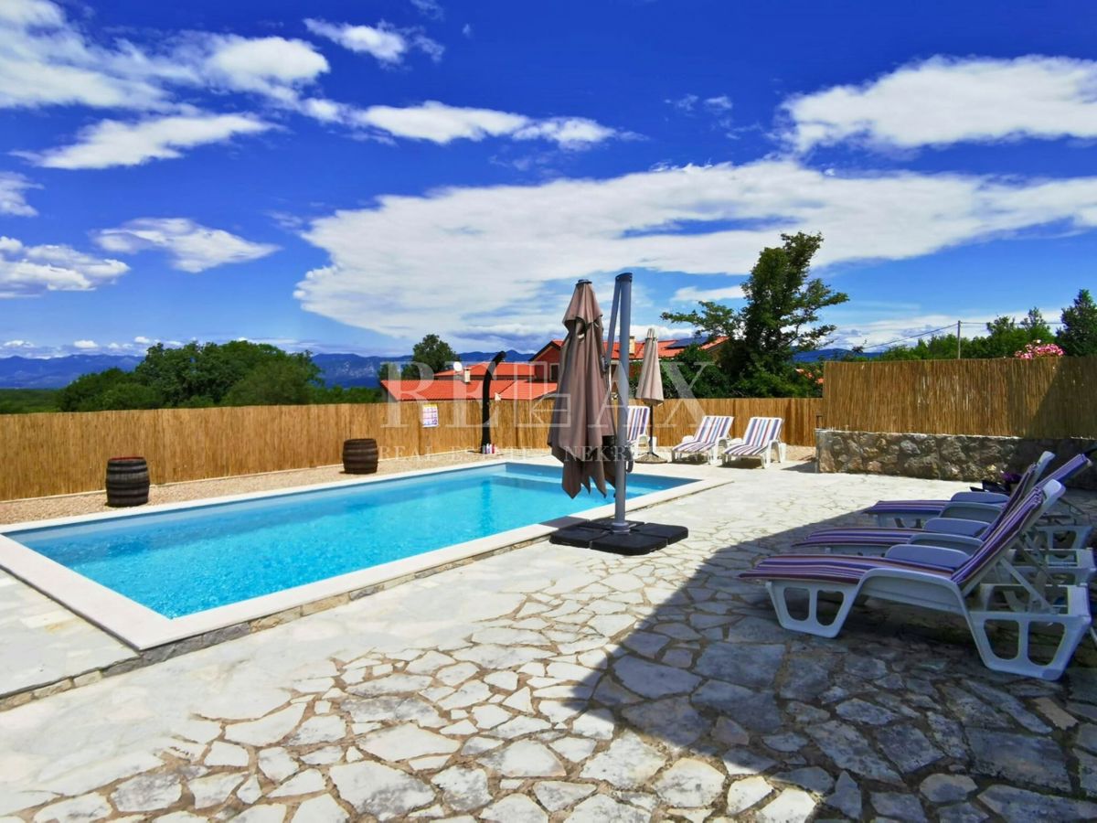 Dobrinj - villa in pietra ristrutturata, piscina