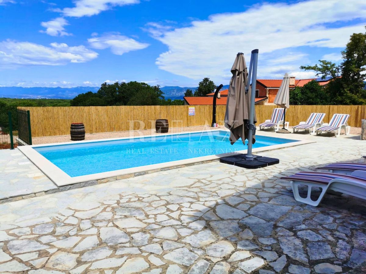 Dobrinj - villa in pietra ristrutturata, piscina