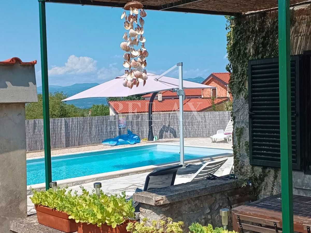 Dobrinj - villa in pietra ristrutturata, piscina