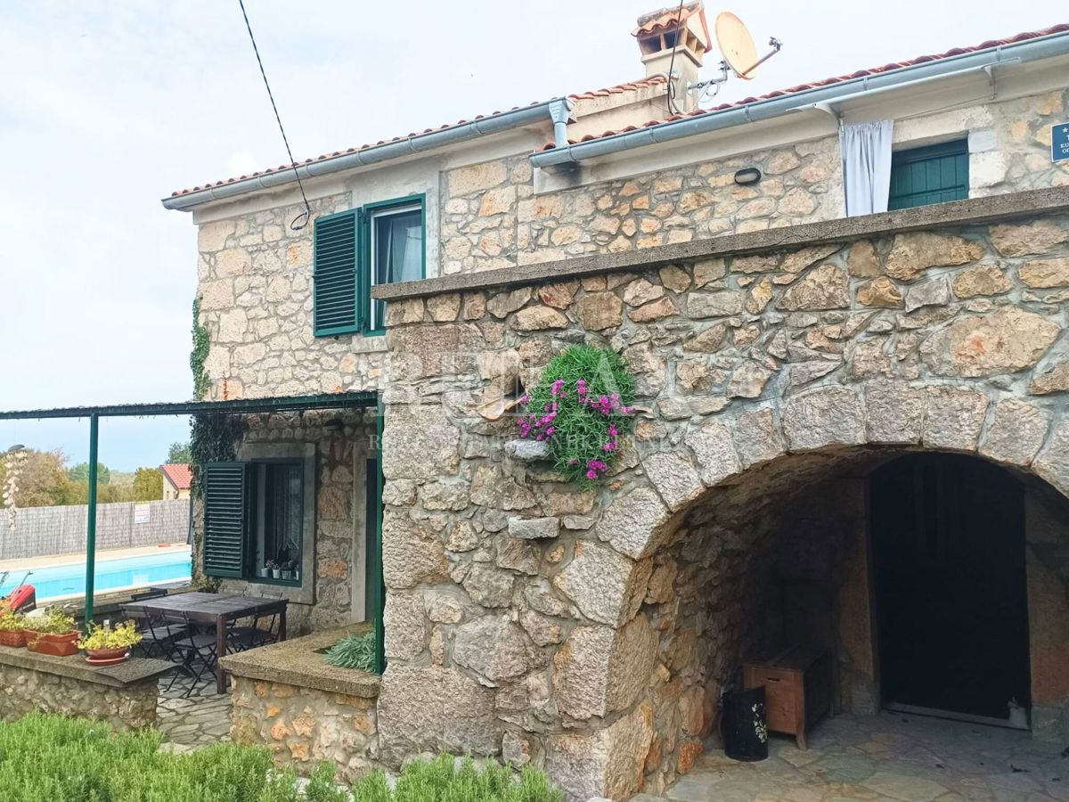 Dobrinj - villa in pietra ristrutturata, piscina