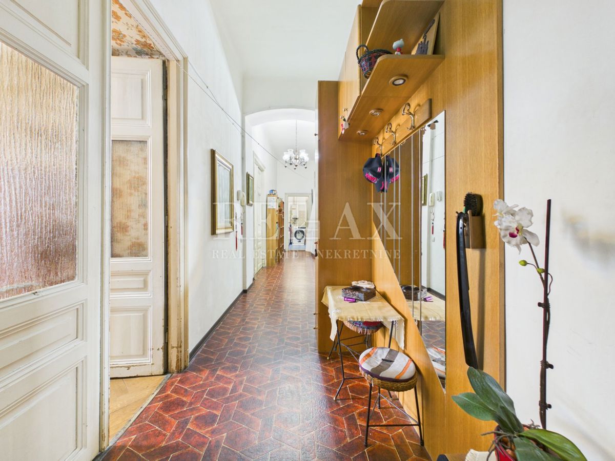 Rijeka - appartamento classico con quattro camere da letto nel centro storico, 134,67 m2