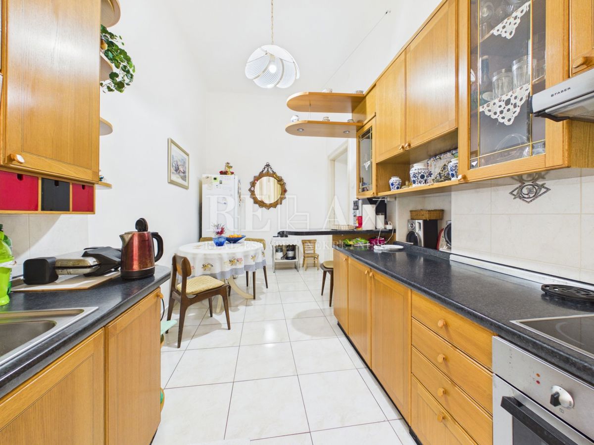 Rijeka - appartamento classico con quattro camere da letto nel centro storico, 134,67 m2