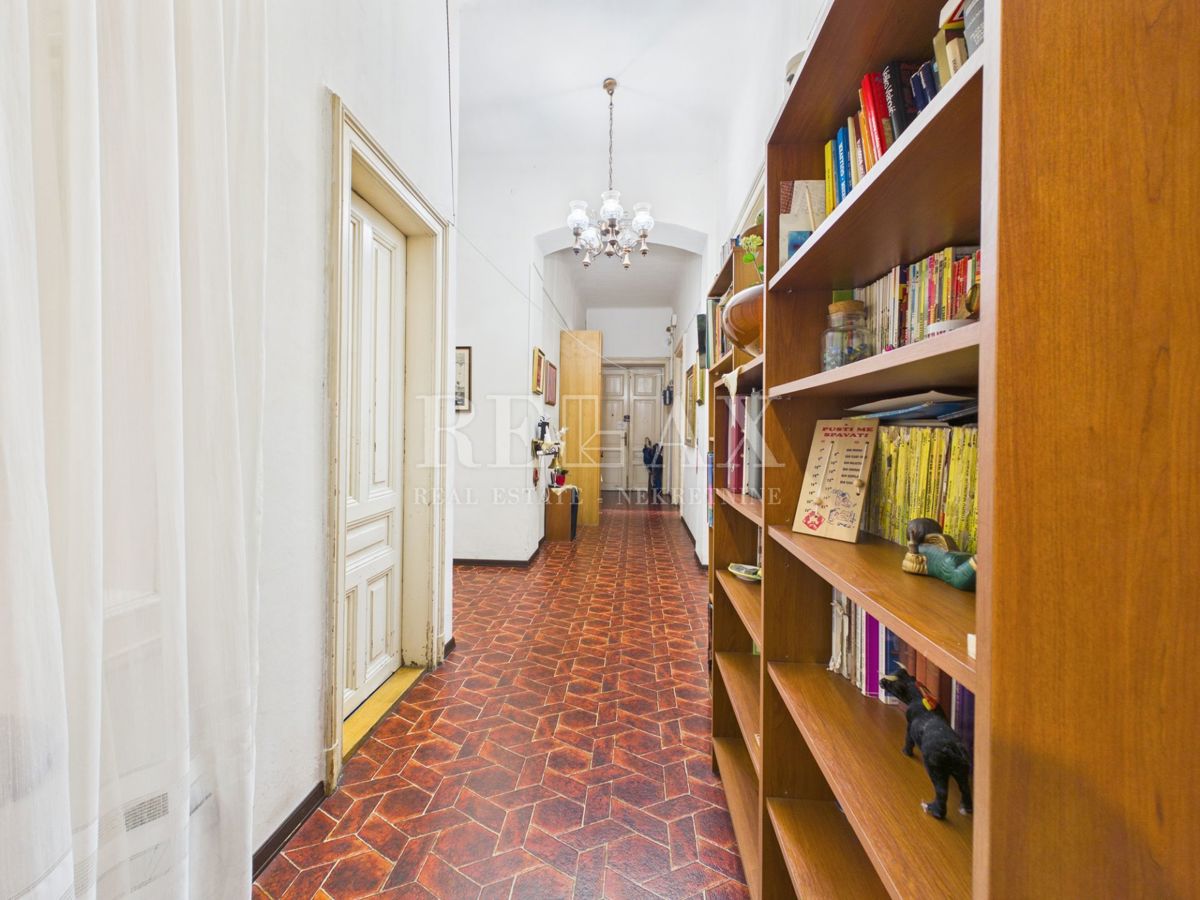 Rijeka - appartamento classico con quattro camere da letto nel centro storico, 134,67 m2