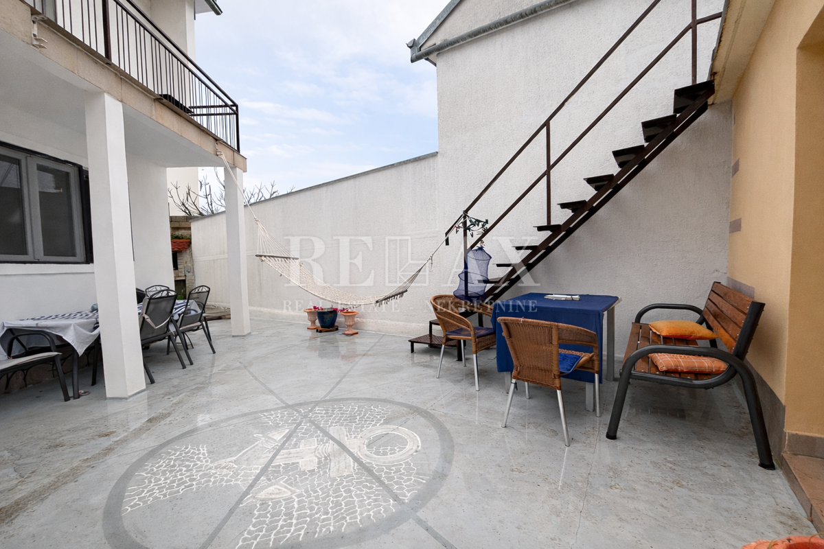 Novi Vinodolski, Donji Zagon - casa con garage