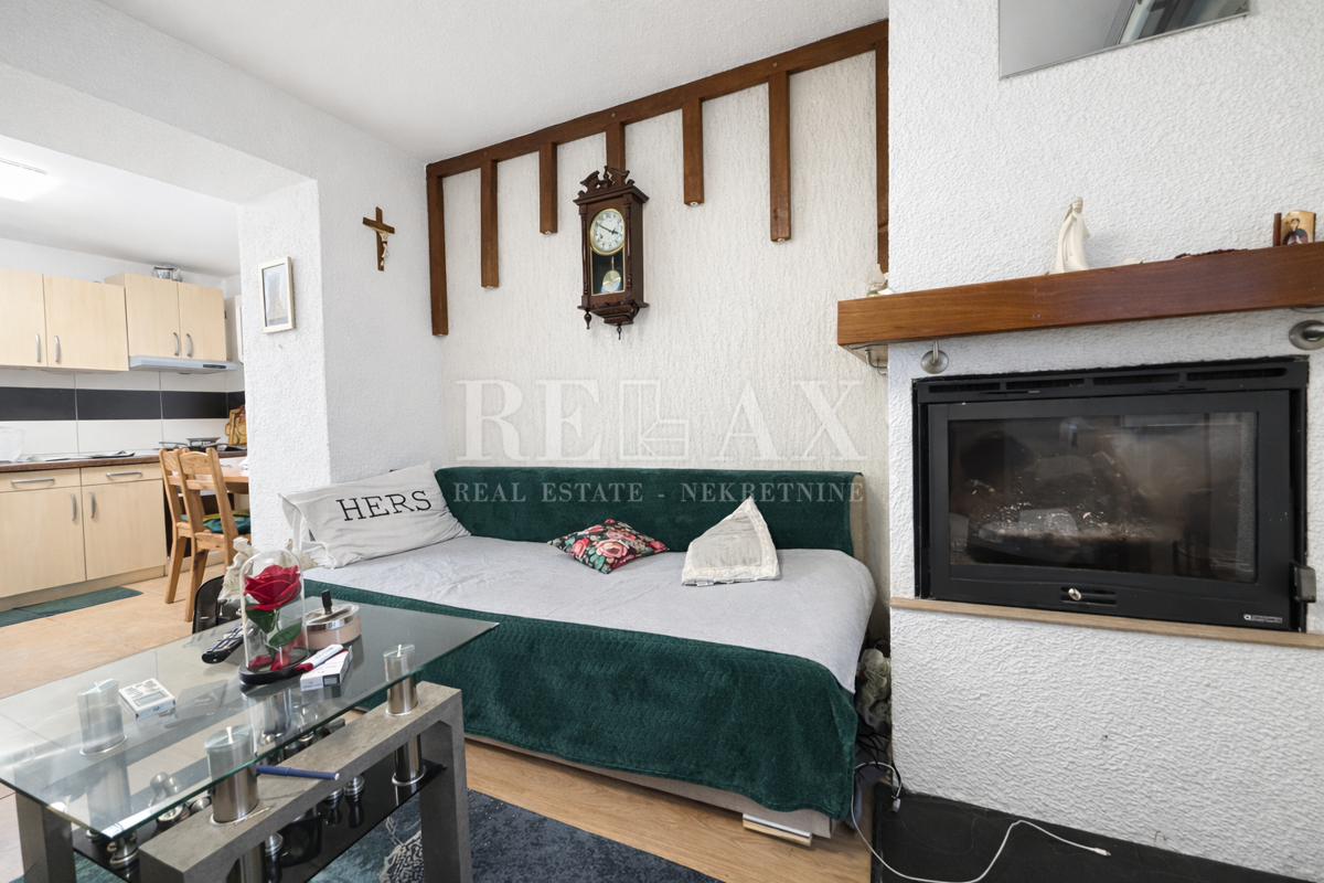 Novi Vinodolski, Donji Zagon - casa con garage