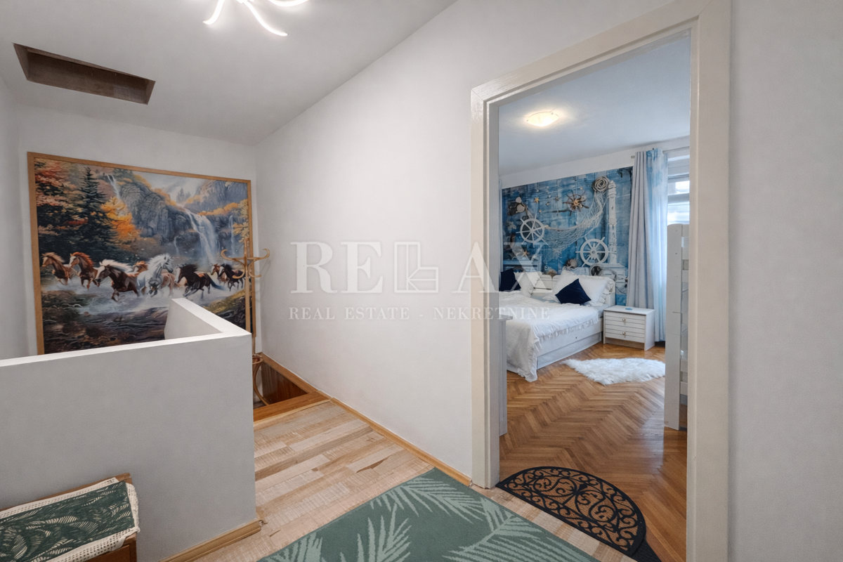 Novi Vinodolski, Donji Zagon - casa con garage