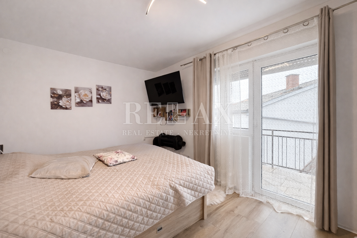 Novi Vinodolski, Donji Zagon - casa con garage