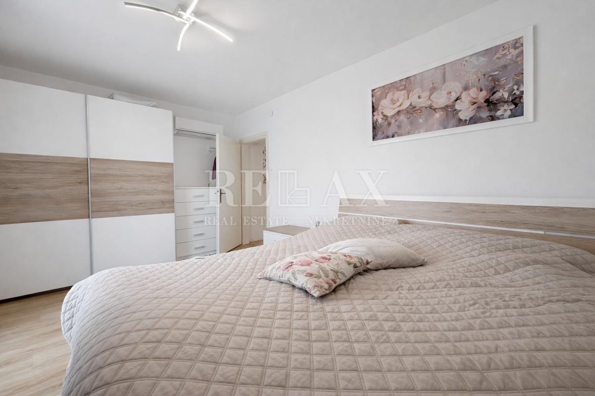 Novi Vinodolski, Donji Zagon - casa con garage