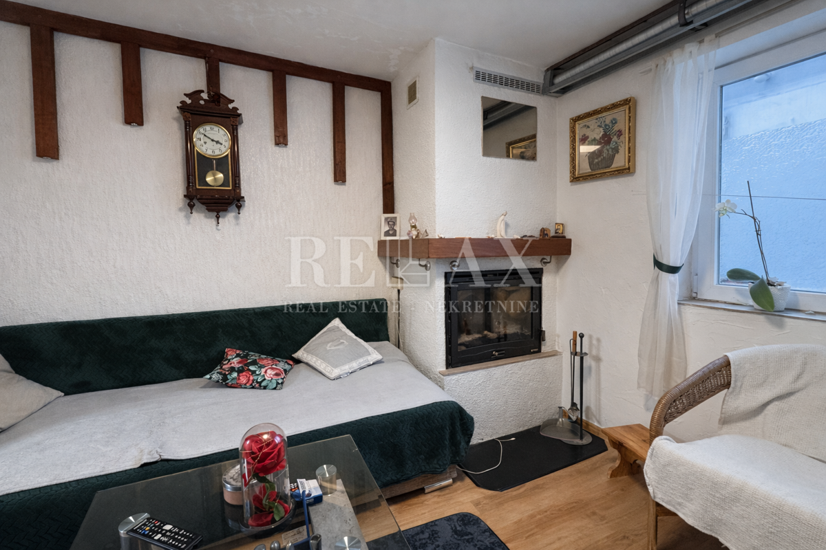 Novi Vinodolski, Donji Zagon - casa con garage