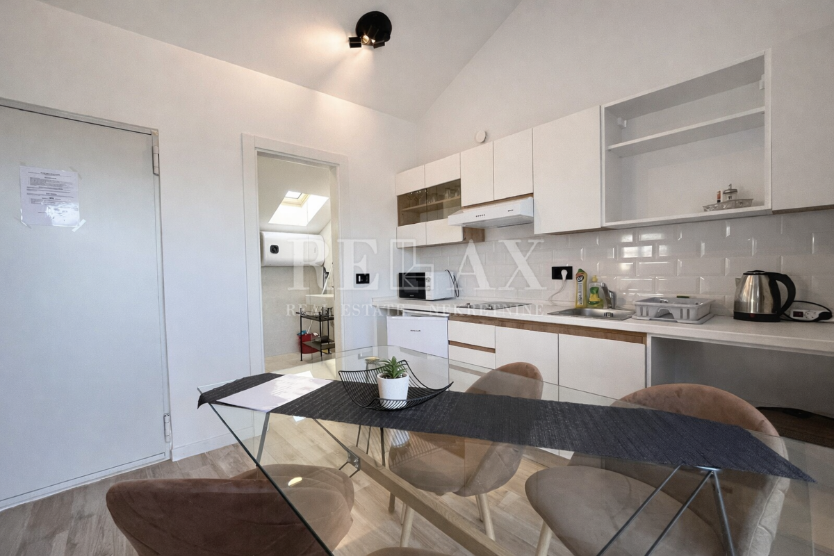 Crikvenica - casa di nuova costruzione con 4 appartamenti, piscina e vista mare