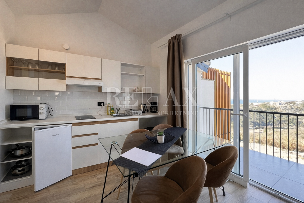 Crikvenica - casa di nuova costruzione con 4 appartamenti, piscina e vista mare