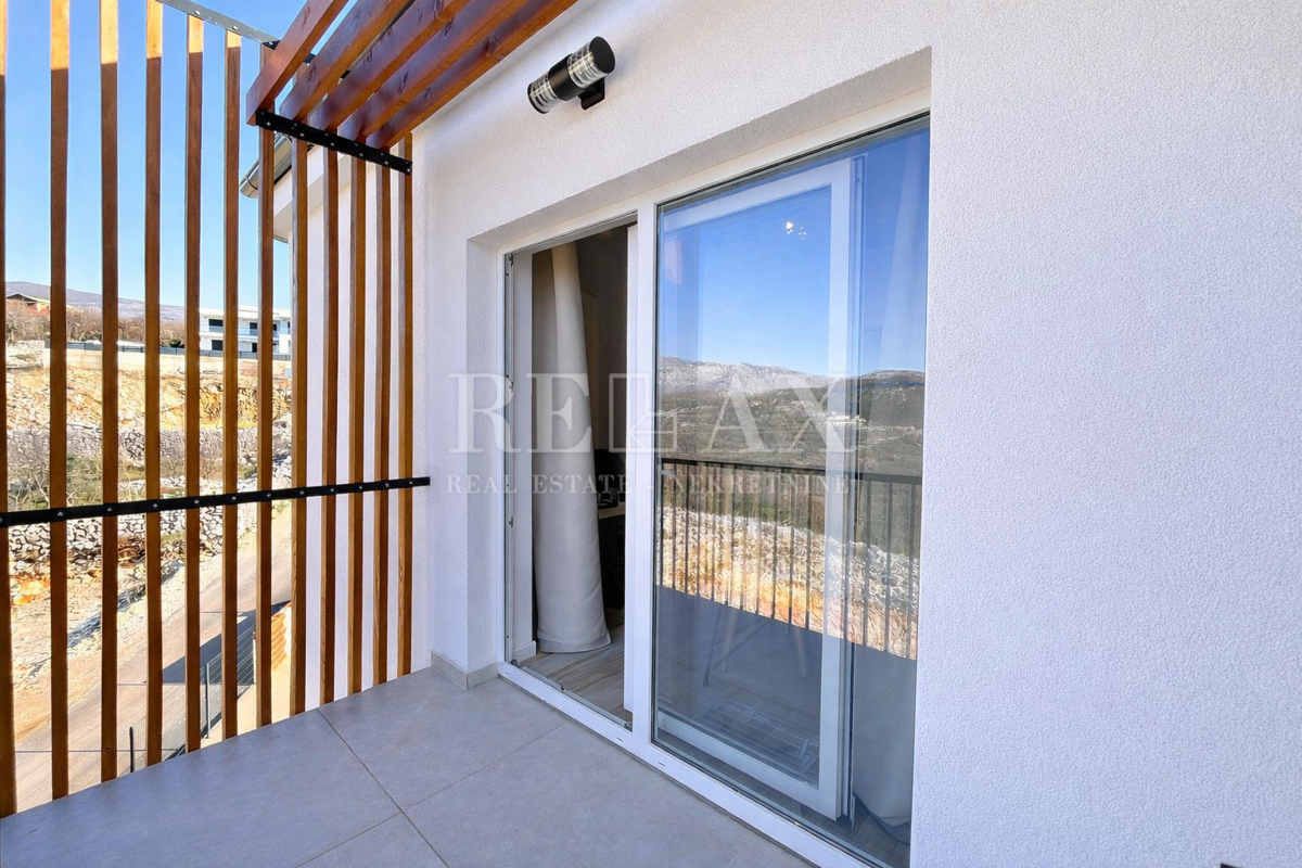 Crikvenica - casa di nuova costruzione con 4 appartamenti, piscina e vista mare