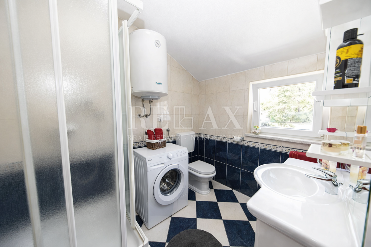 Crikvenica - casa con 3 appartamenti in un'ottima posizione