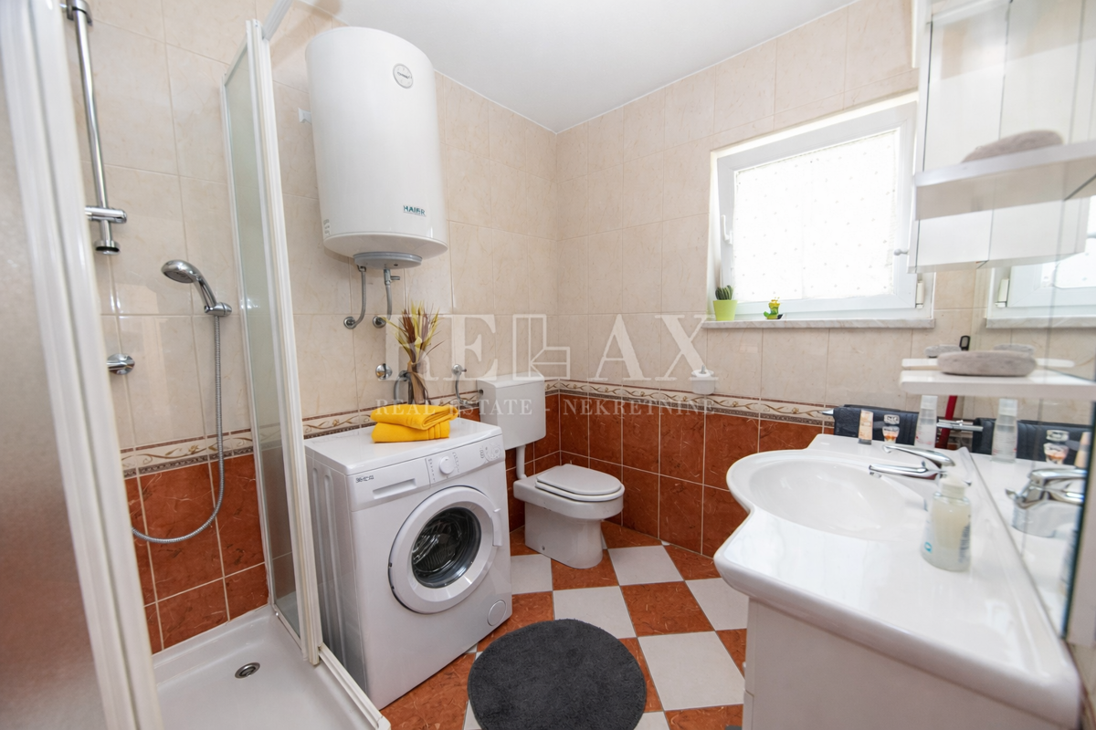 Crikvenica - casa con 3 appartamenti in un'ottima posizione