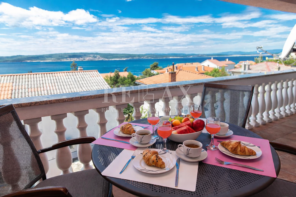 Crikvenica - casa con 3 appartamenti in un'ottima posizione