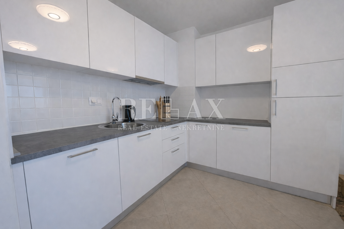 Senj - appartamento con giardino e parcheggio vicino al mare