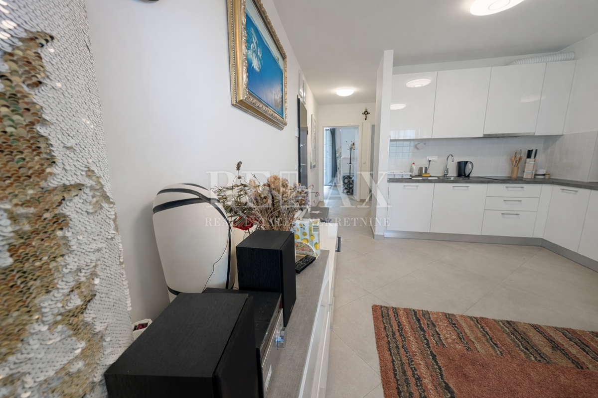 Senj - appartamento con giardino e parcheggio vicino al mare