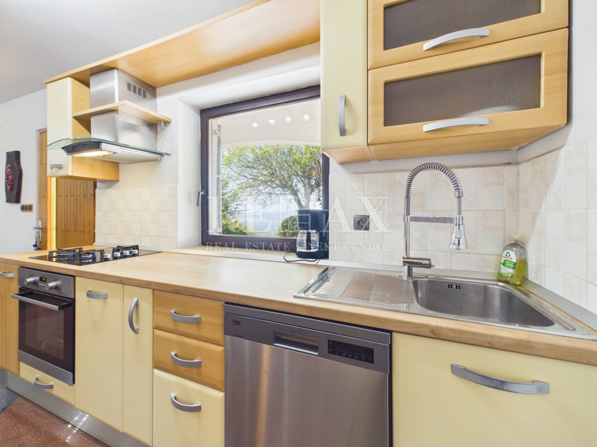 Crikvenica - casa con due unità abitative e giardino