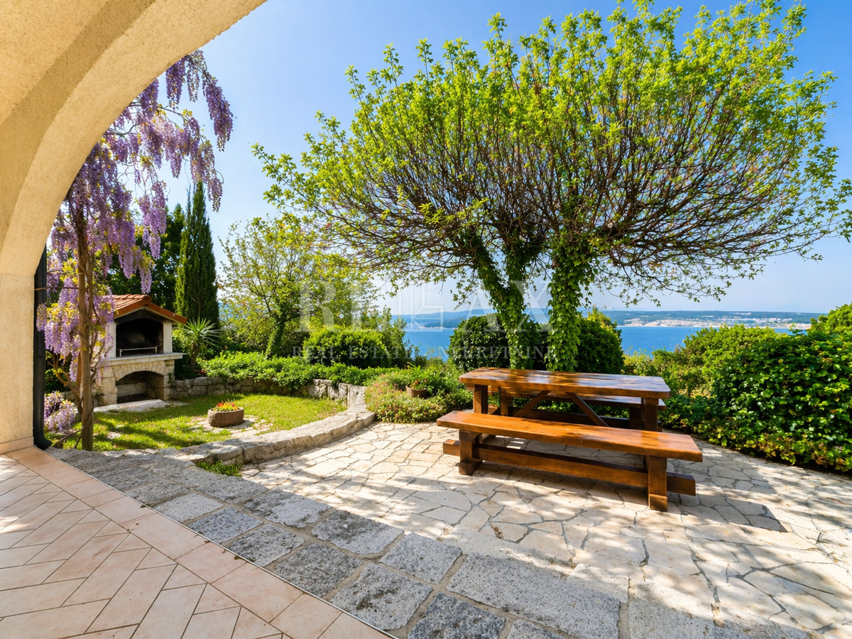Crikvenica - casa con due unità abitative e giardino