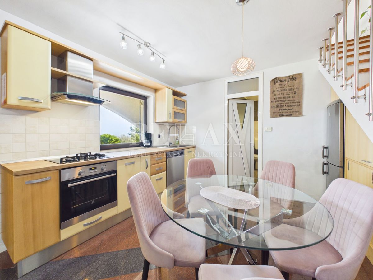 Crikvenica - casa con due unità abitative e giardino