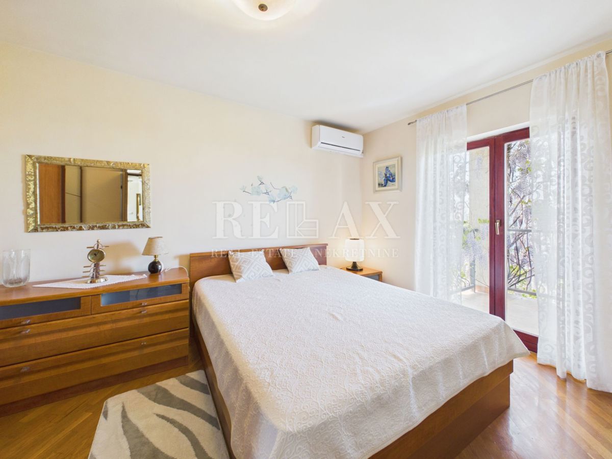 Crikvenica - casa con due unità abitative e giardino