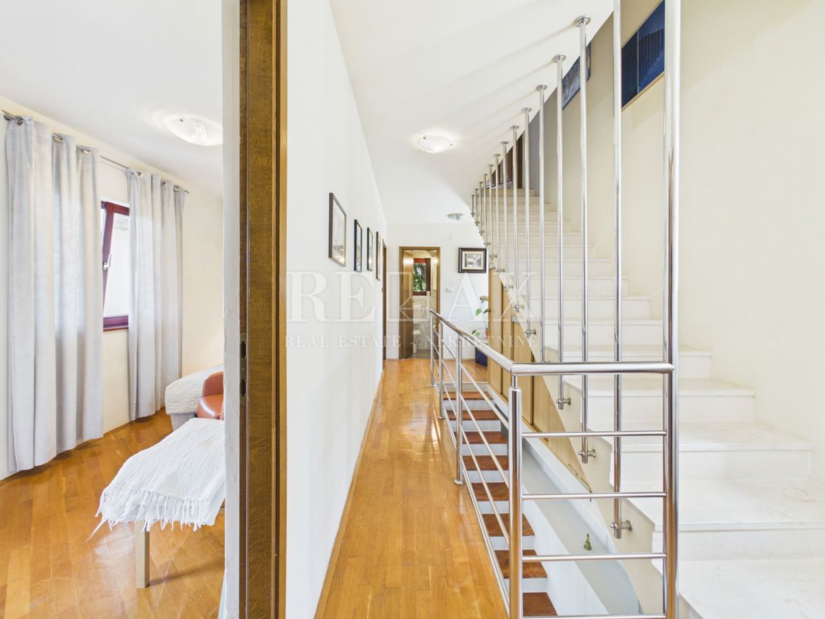 Crikvenica - casa con due unità abitative e giardino