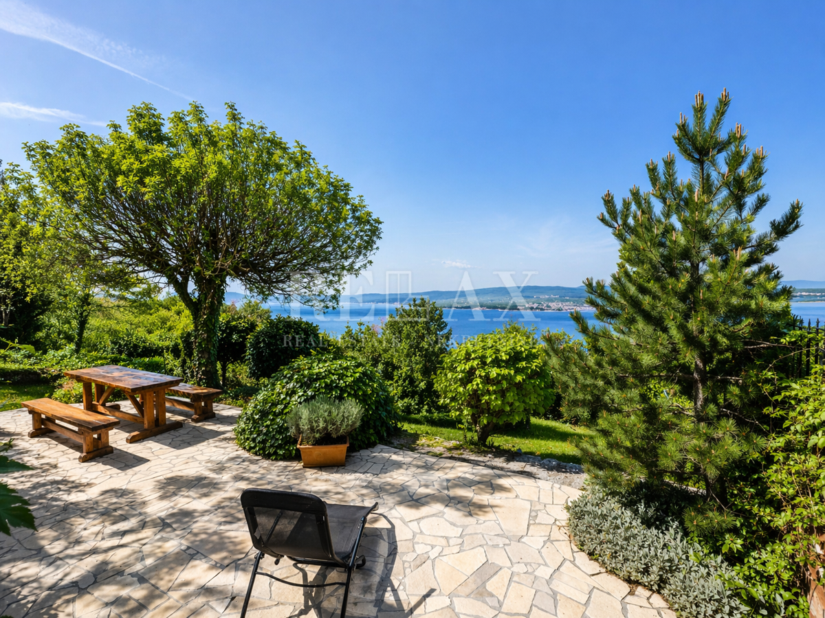 Crikvenica - casa con due unità abitative e giardino