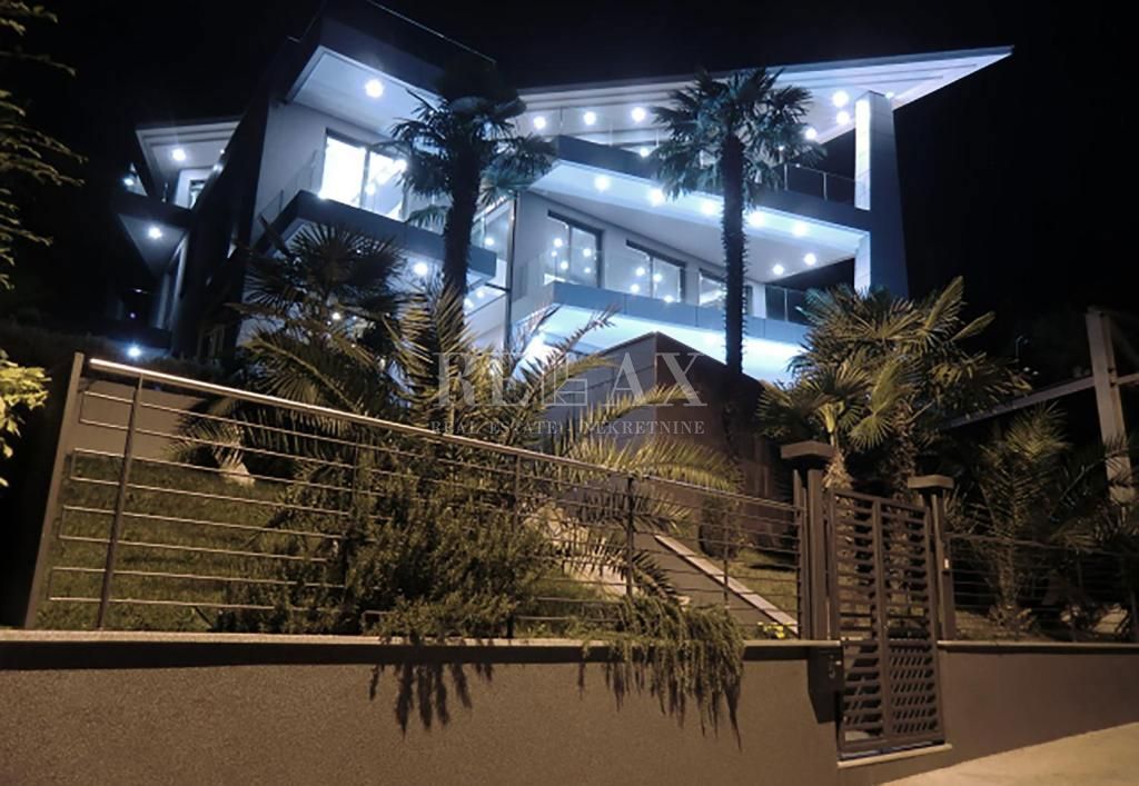 OPATIJA - VILLA ESCLUSIVA IN UNA POSIZIONE TOP