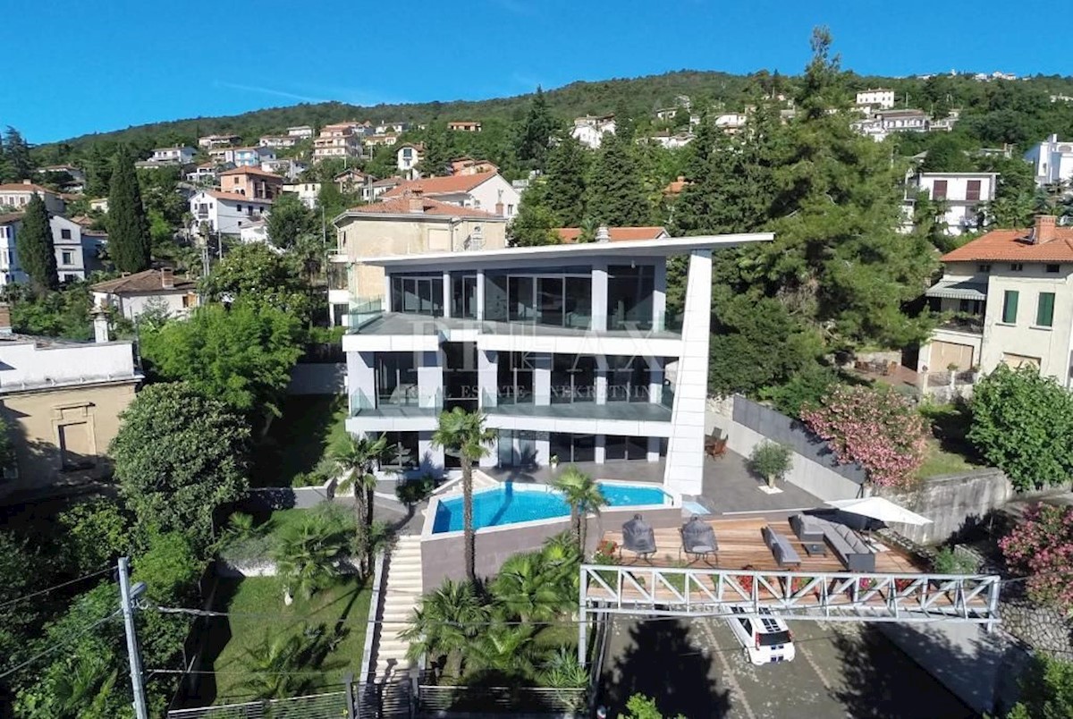 OPATIJA - VILLA ESCLUSIVA IN UNA POSIZIONE TOP