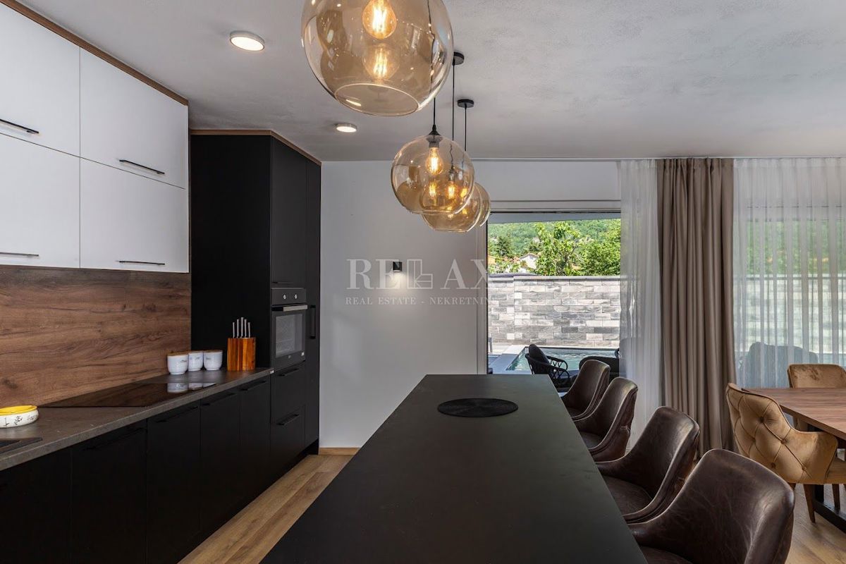 MOŠĆENIČKA DRAGA - Villa esclusiva con benessere e vista mare