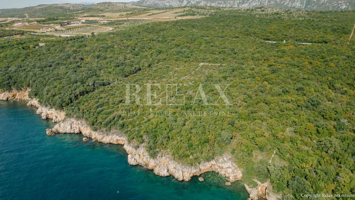 Novi Vinodolski - terreno d'investimento, prima fila al seggio