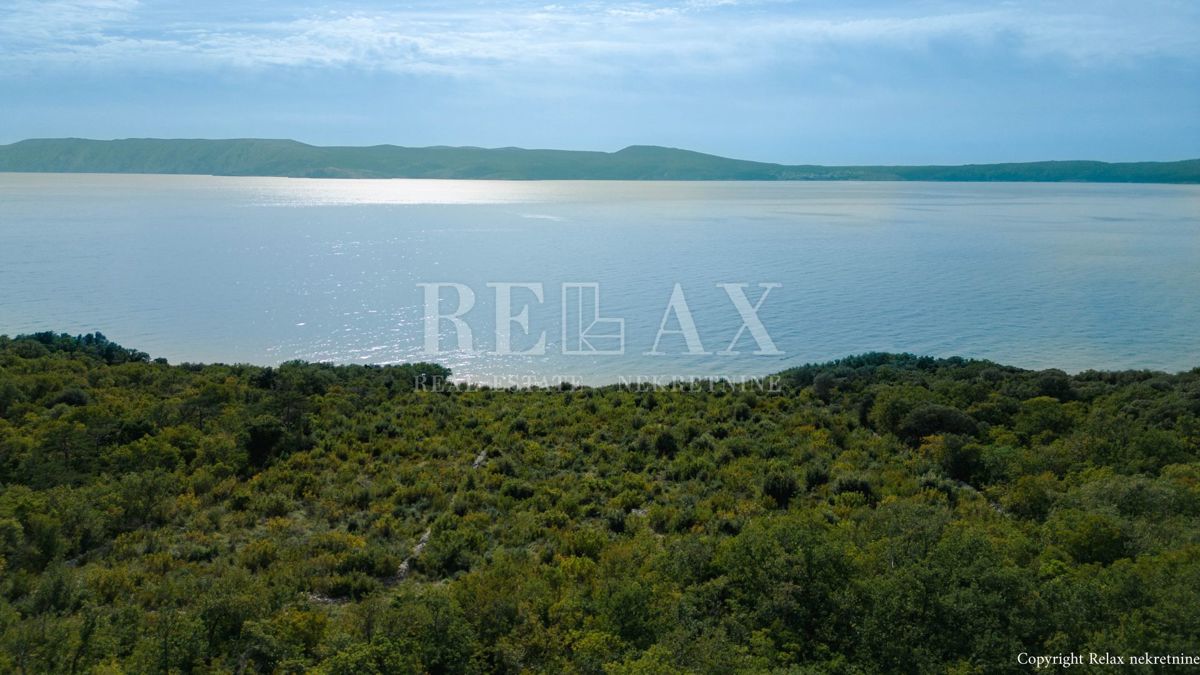 Novi Vinodolski - terreno d'investimento, prima fila al seggio