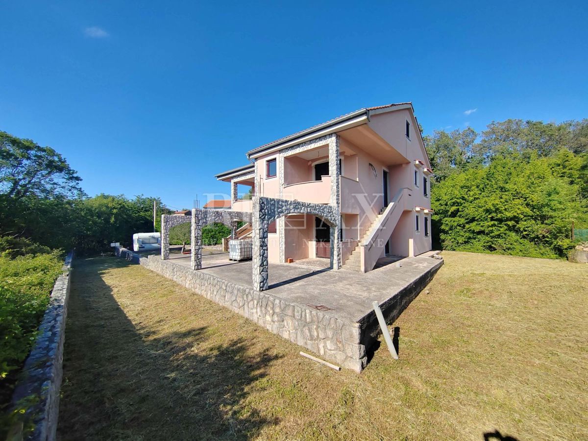 Isola di Krk, Dobrinj - casa di nuova costruzione