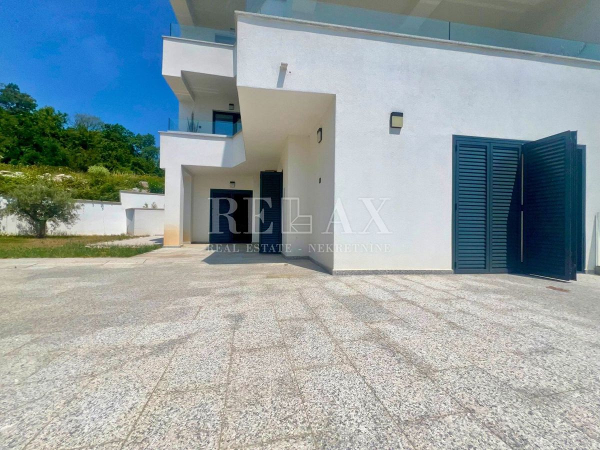 Opatija, Ičići - appartamento con ampio giardino