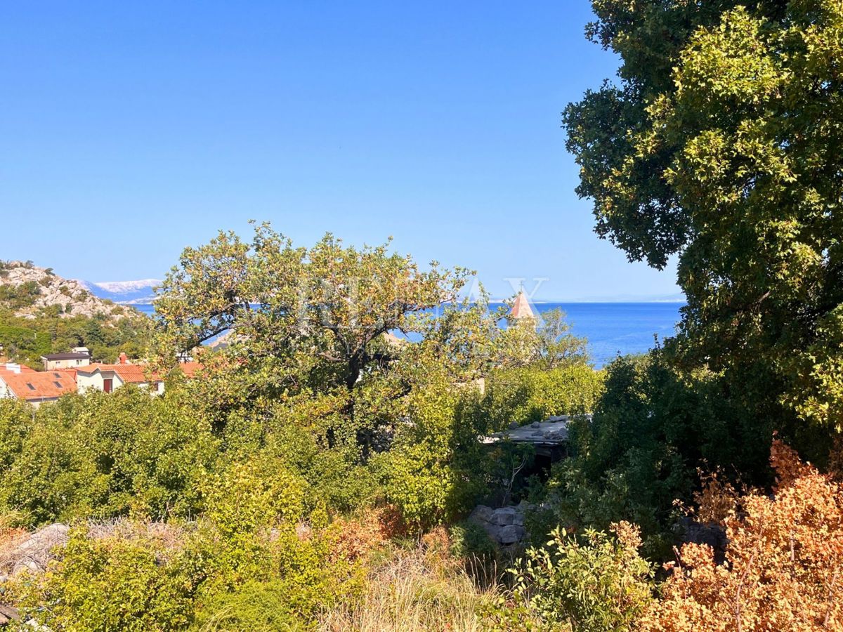 Sveti Juraj - terreno edificabile con progetto