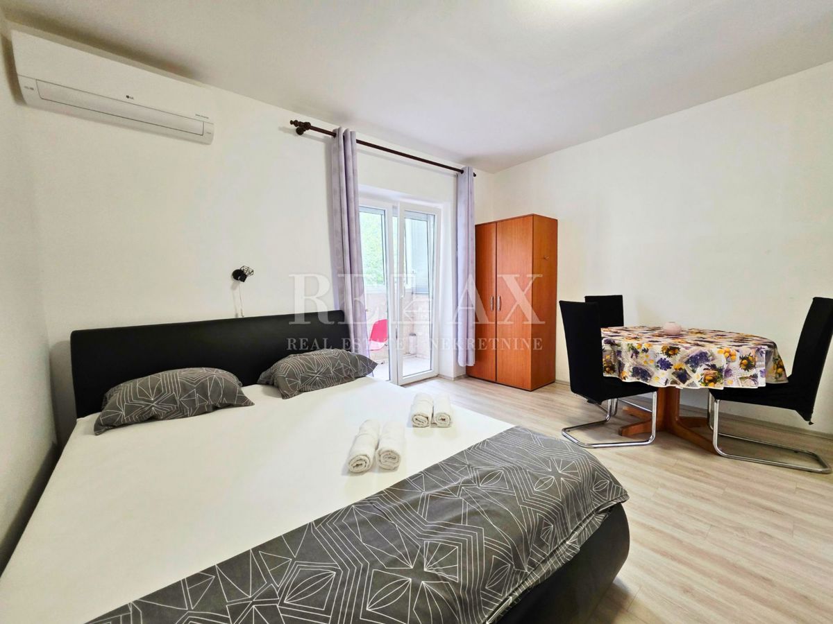 Kraljevica - spazioso monolocale a 50 m dalla spiaggia