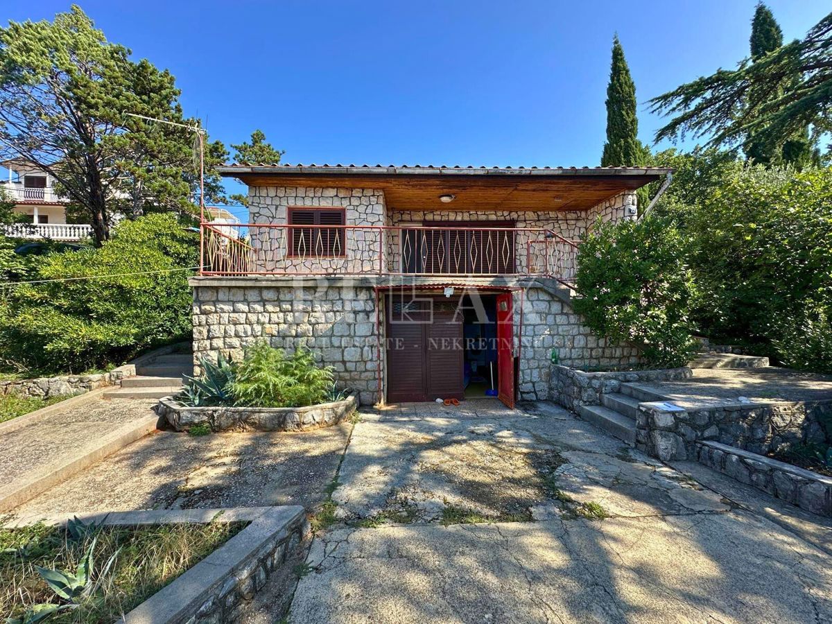 Novi Vinodolski - immobile in posizione privilegiata, seconda fila dal mare