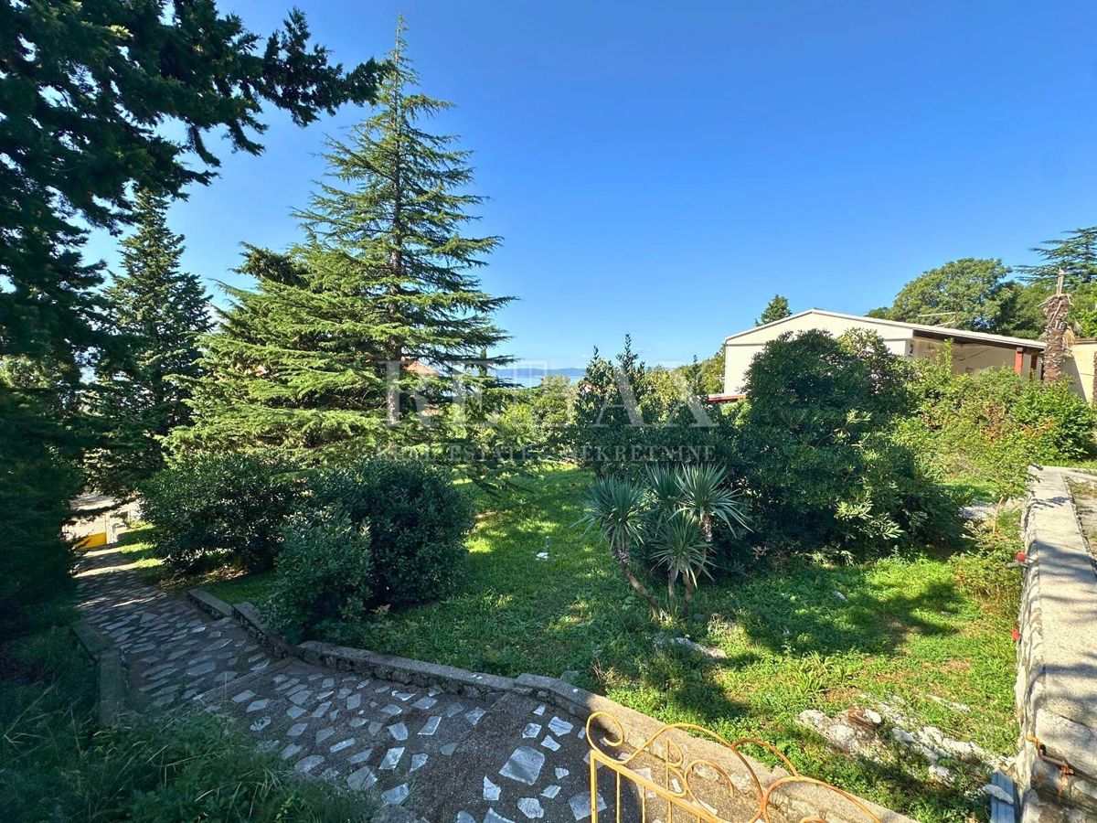 Novi Vinodolski - immobile in posizione privilegiata, seconda fila dal mare