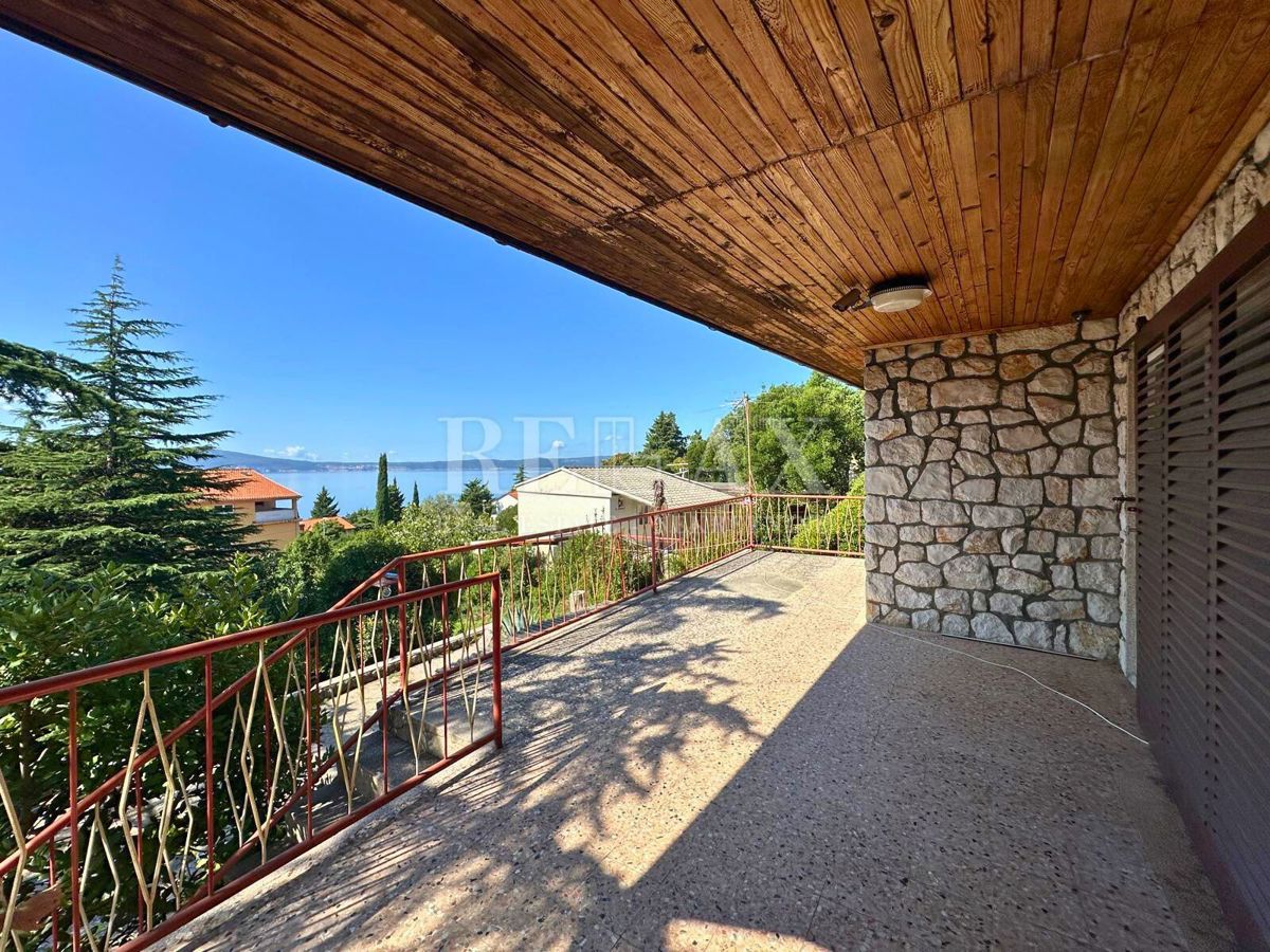 Novi Vinodolski - immobile in posizione privilegiata, seconda fila dal mare