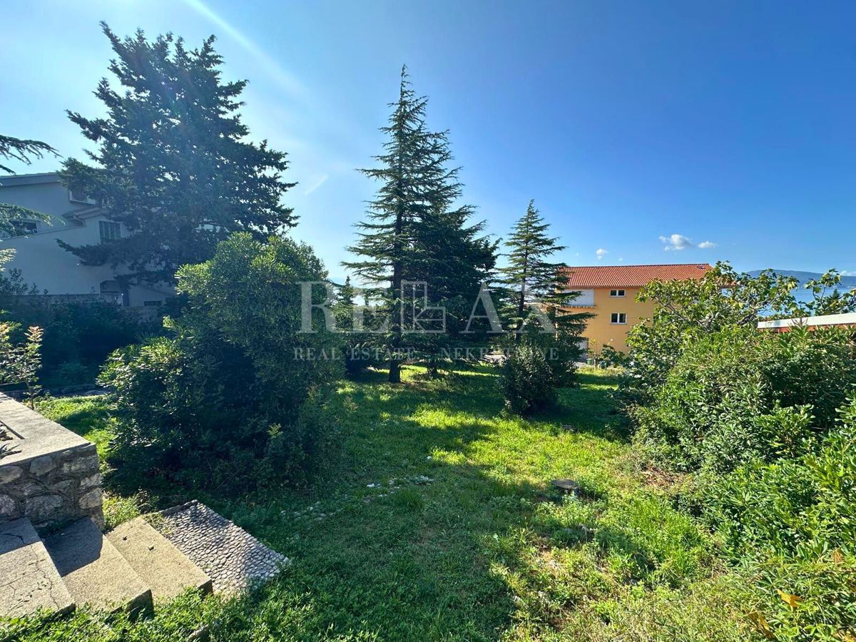 Novi Vinodolski - immobile in posizione privilegiata, seconda fila dal mare