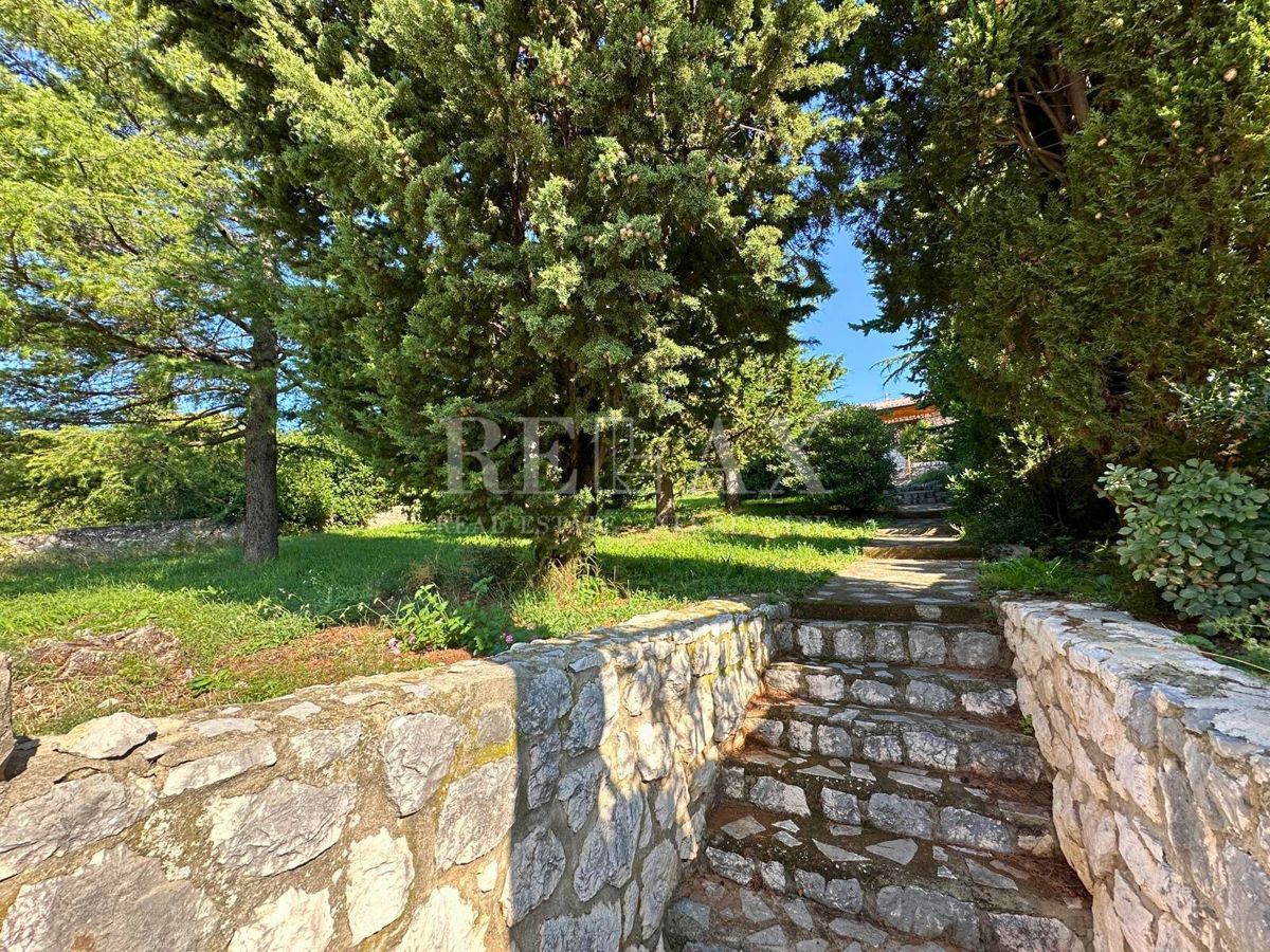 Novi Vinodolski - immobile in posizione privilegiata, seconda fila dal mare