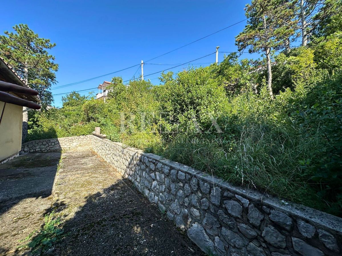 Novi Vinodolski - immobile in posizione privilegiata, seconda fila dal mare