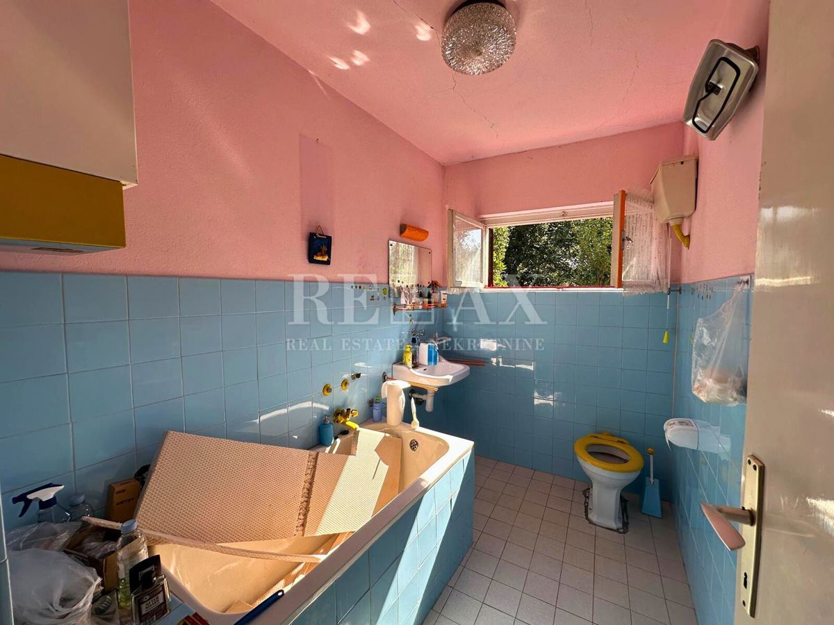 Novi Vinodolski - immobile in posizione privilegiata, seconda fila dal mare