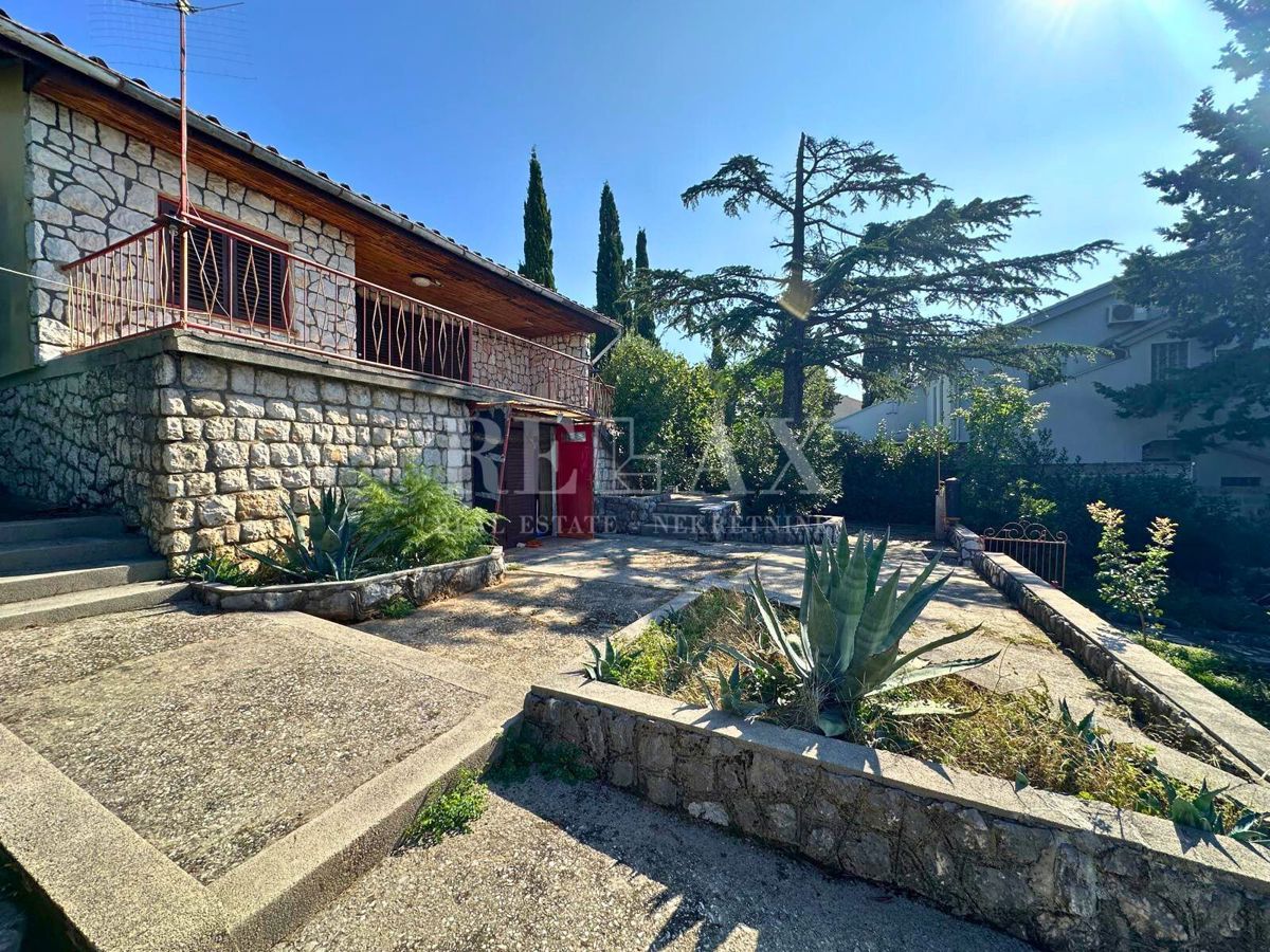 Novi Vinodolski - immobile in posizione privilegiata, seconda fila dal mare