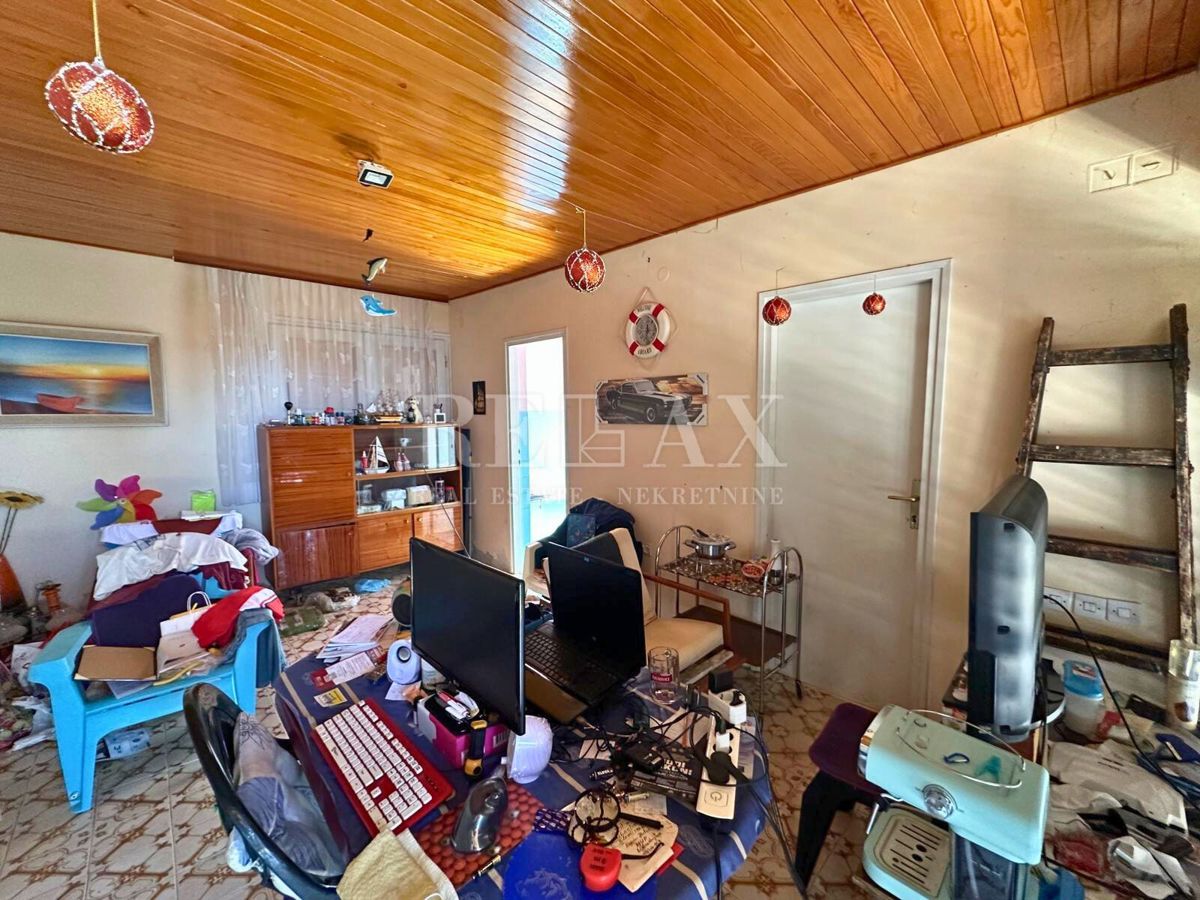 Novi Vinodolski - immobile in posizione privilegiata, seconda fila dal mare